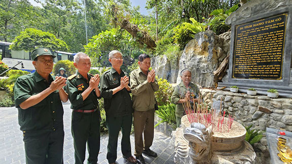 Tháng bảy trên đất lửa anh hùng