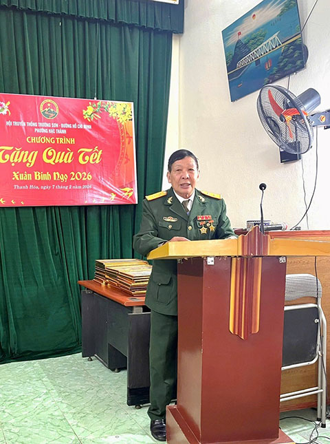 Chương trình tặng quà Tết của Hội Trường Sơn phường Hạc Thành, tỉnh Thanh Hóa