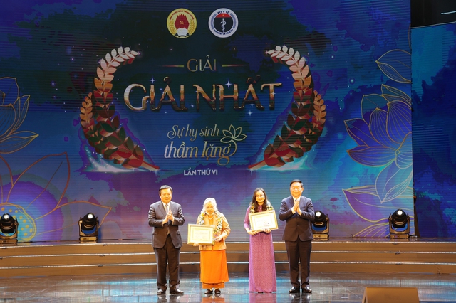 Tôn vinh Thầy thuốc Việt Nam và trao giải cuộc thi viết ''Sự hy sinh thầm lặng'' lần thứ VI- Ảnh 1.