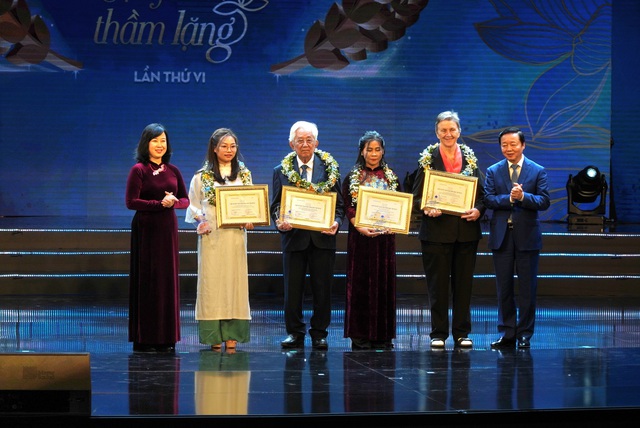 Tôn vinh Thầy thuốc Việt Nam và trao giải cuộc thi viết ''Sự hy sinh thầm lặng'' lần thứ VI- Ảnh 1.