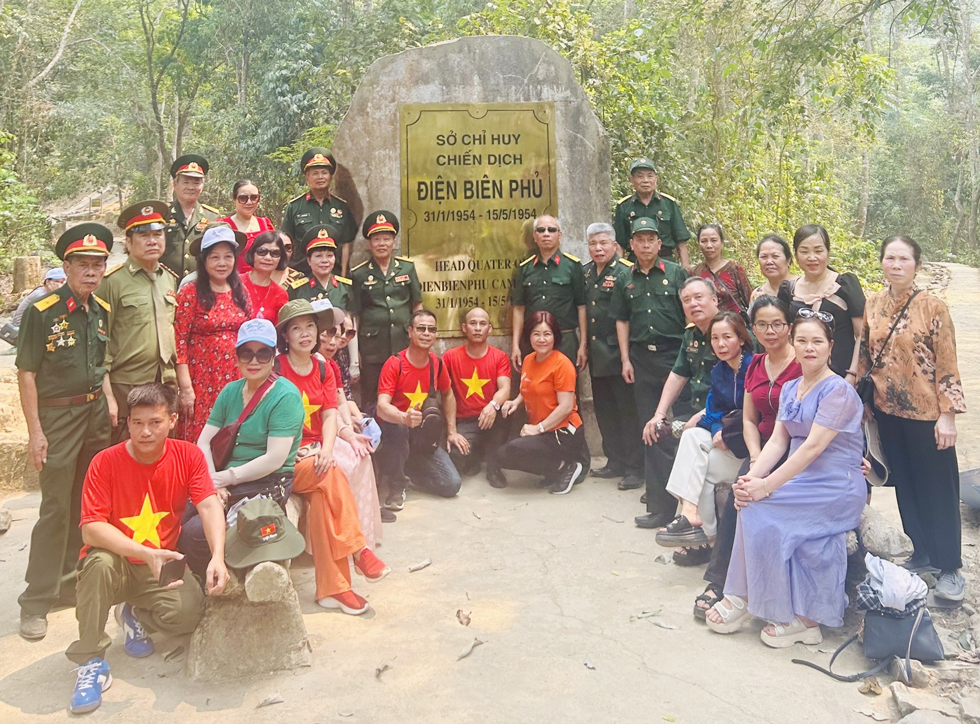 Hội TS quận Tây Hồ, Hà Nội thăm Điện Biên Phủ