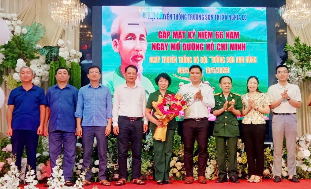 Hội TS thị xã Nghĩa Lộ, tỉnh Yên Bái kỷ niệm 66 năm Ngày truyền thống Bộ đội Trường Sơn