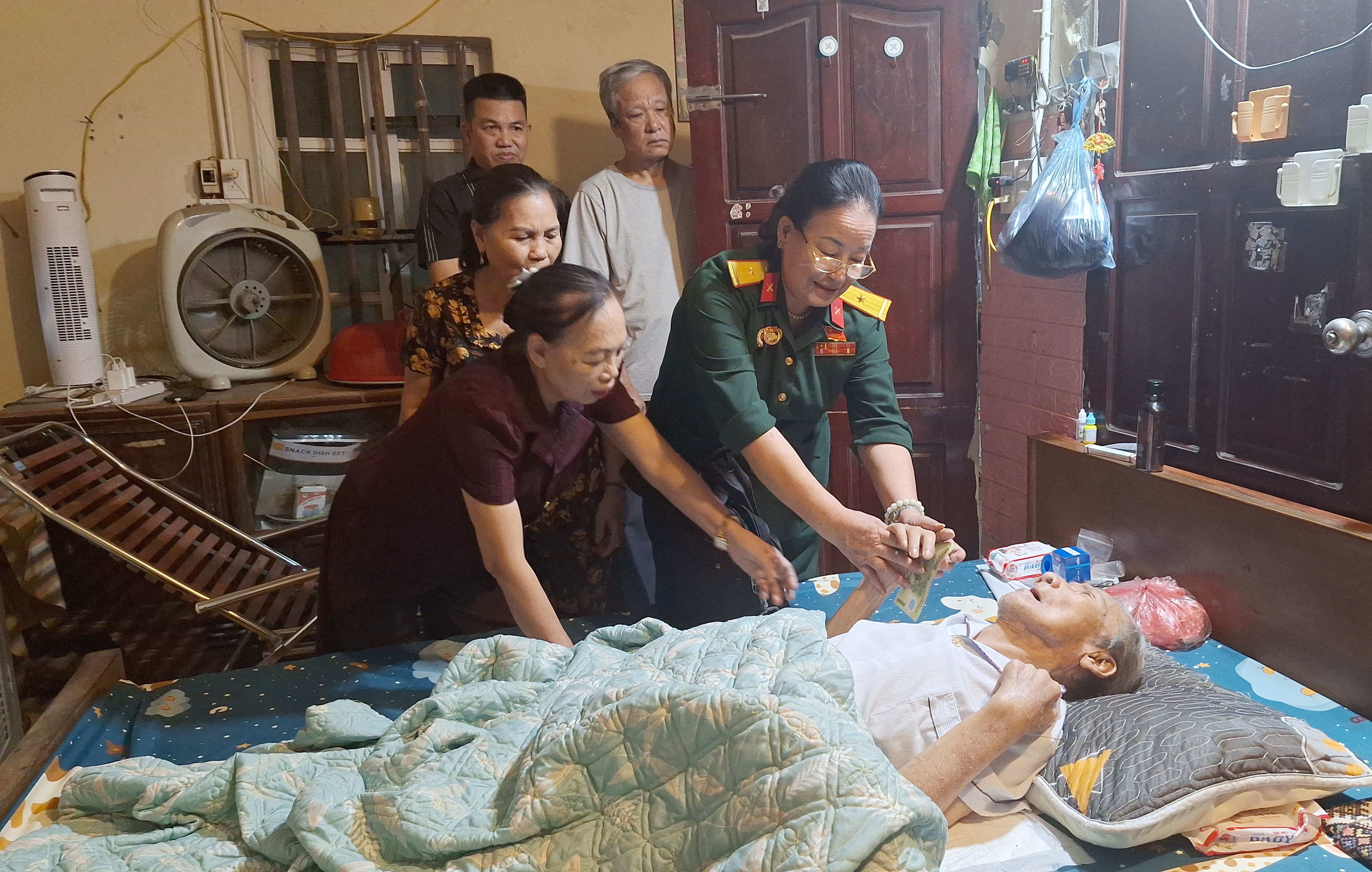 Quỹ Thiện Tâm và Hội TSVN thăm hội viên Trường Sơn Nguyễn Bá Đáo - xã Hoài Đức Hà Nội.